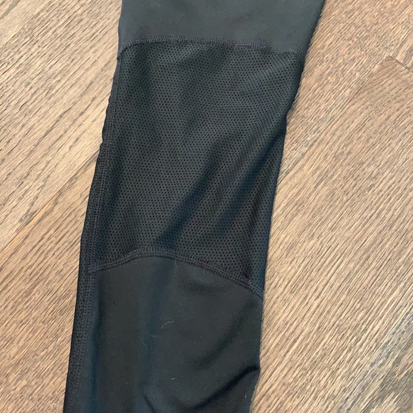 NWOT Nike Dri Fit XS capris - Picture 3 of 7